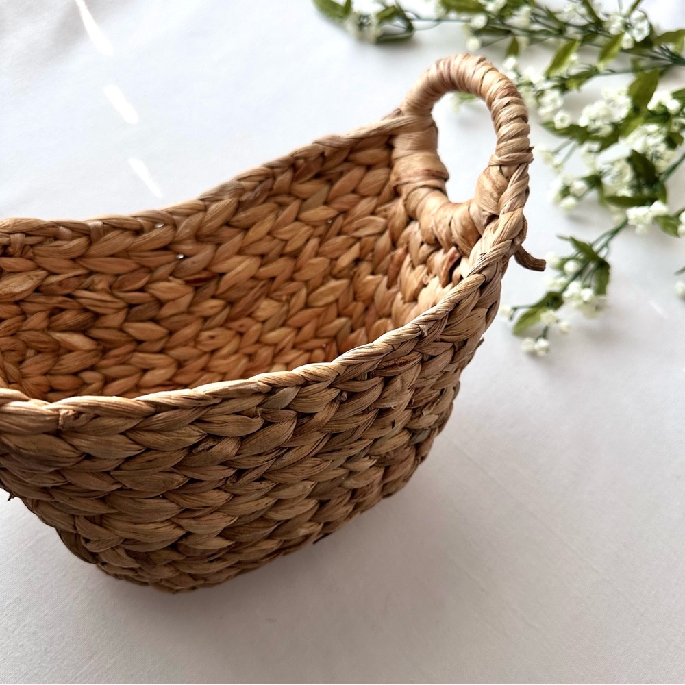 Small Natural Woven Basket - Picture 2 of 8